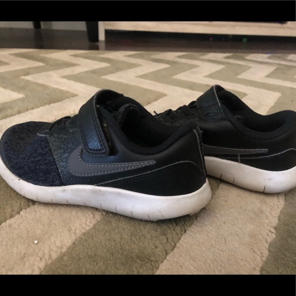 Boys black nike shoes